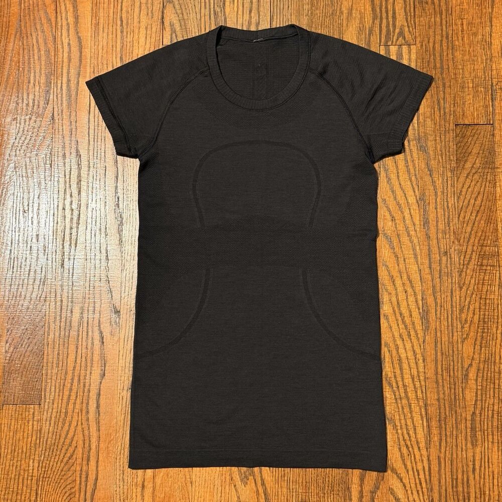 Lululemon Women’s Swiftly Tech Short Sleeve 2.0 Black; Sz 6 Running Yoga